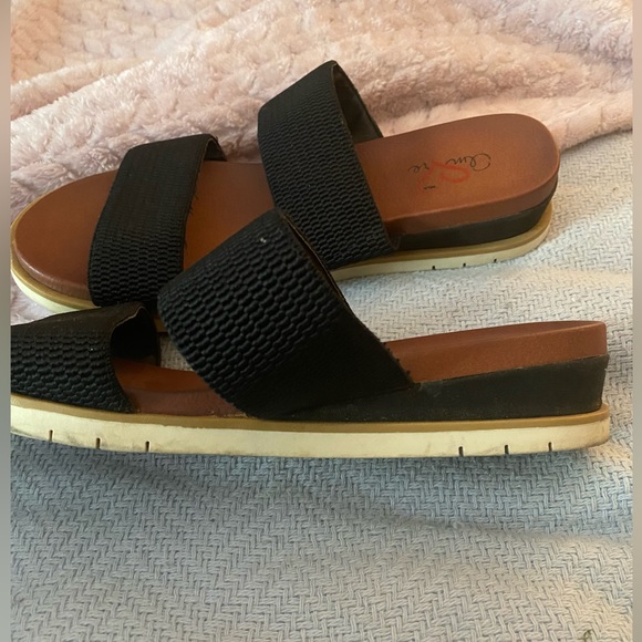 Sandals with a little heel🖤 - Picture 3 of 4